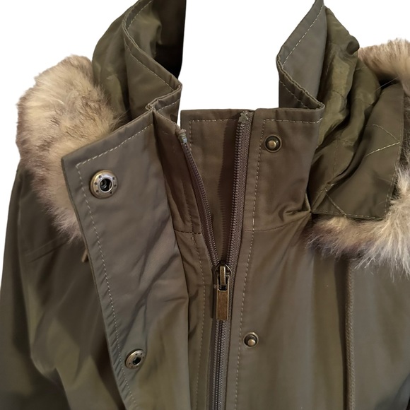 Banana Republic Army Green Parka Coat With Fur Hood - Picture 5 of 10